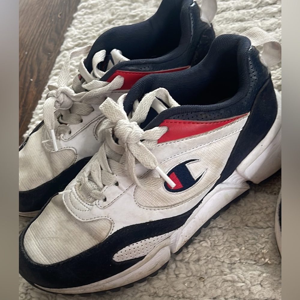 Champion boys shoes size 4